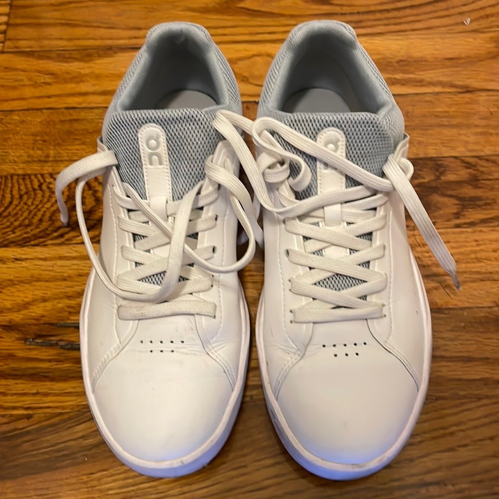 On Sneakers The Roger Advantage Tennis Sneaker Women 8.5B